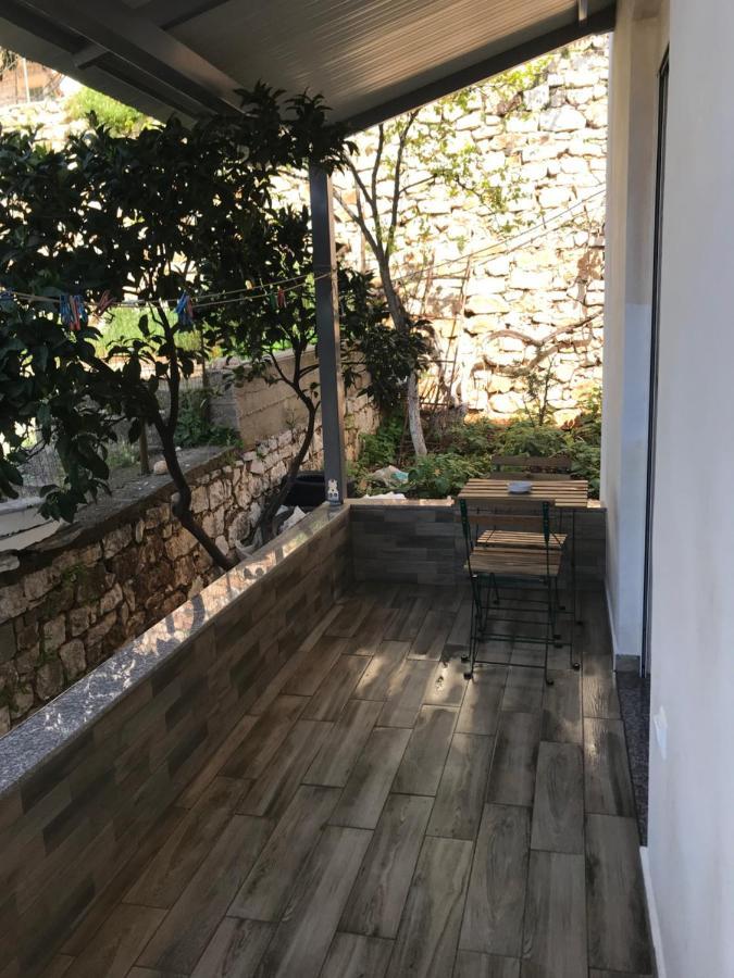 Elti * Sarandë